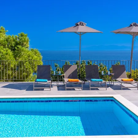 Вилла Nikki Kefalonia By