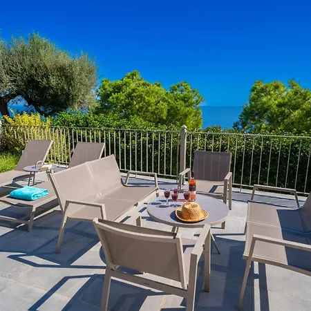 Nikki Kefalonia By